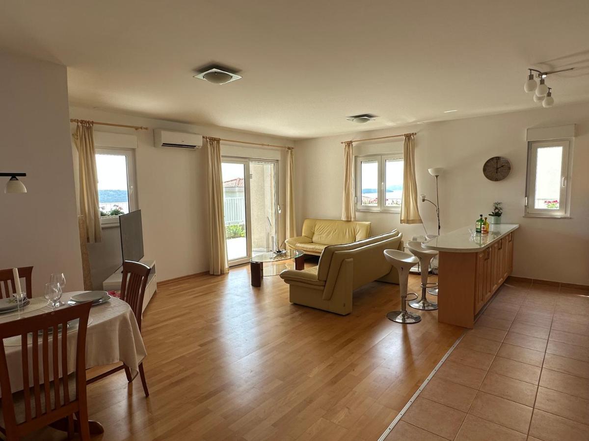 Aurora Luxury Apartment Trogir Exteriör bild