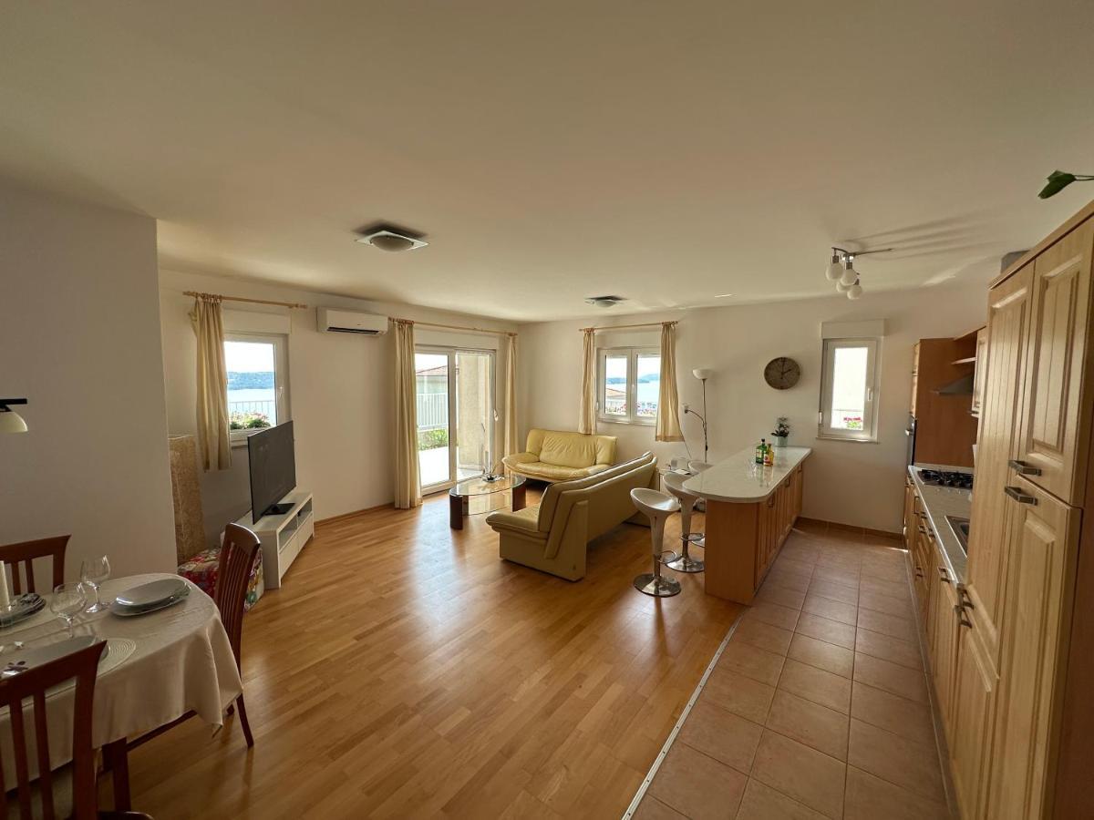 Aurora Luxury Apartment Trogir Exteriör bild